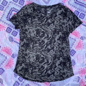 Tek Gear Black and Gray Marble Pattern V Neck Short Sleeve Tee Women Size Small